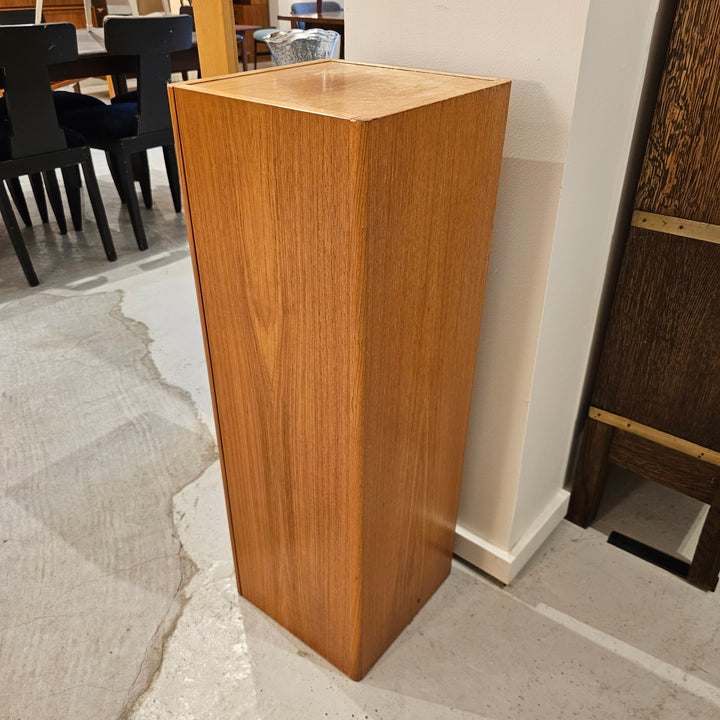 Teak Pedestal