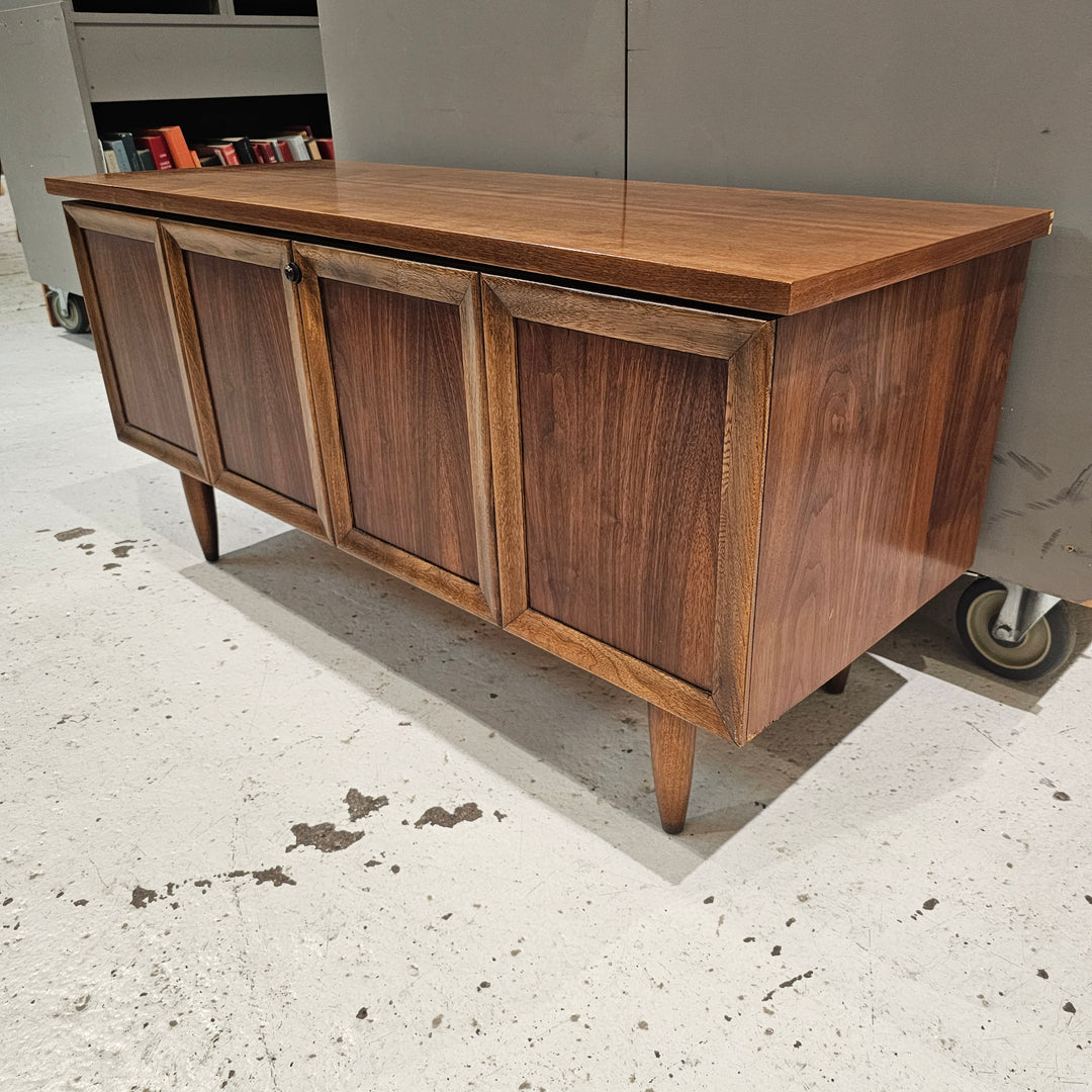 Vintage Lane Cedar Lined Chest