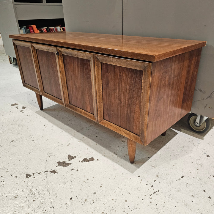 Vintage Lane Cedar Lined Chest